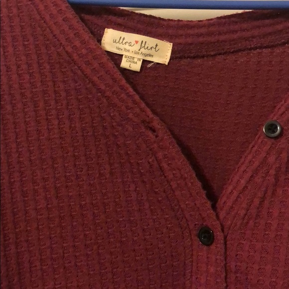 Maroon tie long sleeve Shirt with buttons - Picture 3 of 3
